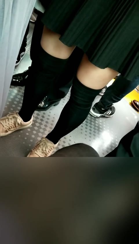 ニーハイブーツ＆ソックス美人3名