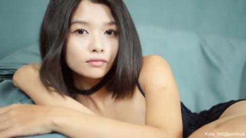 ♡こんな美少女が!!【225】下半身丸出し美女のツルマンくぱぁオナニー感じすぎて大量の潮吹き(失禁)