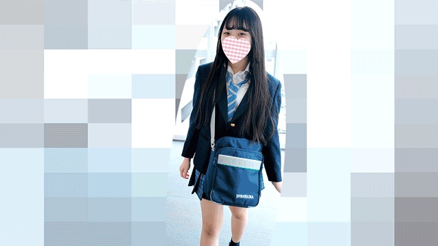 坂系前髪小柄スレンダー青チェ少女のむにまんエレベーター盗撮パンチラ