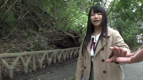 代々木公園で道行く散歩してるJDにフェラチオさせた　個人撮影