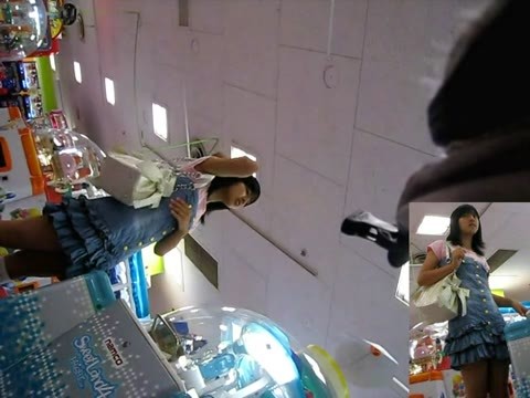 ゲーセンでパンツ