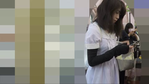 私服お姉さん#55 フロントが無防備なお姉さんの生パンツ