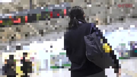 【電車チカン】顔出し制服J○★超可憐な黒髪美少女に鬼畜の生中出し！★射精後は潮吹きが止まらない