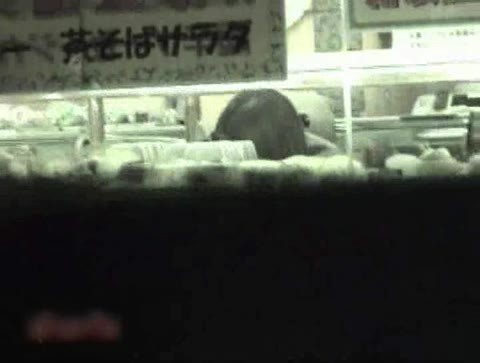 狙った娘を追跡、拉致レイプする鬼畜集団