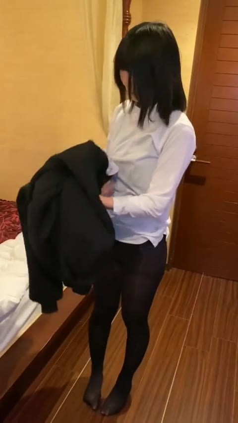 【ハメ撮り流出】中出し精子を飲ませる変態親父とメンヘラ女子大生