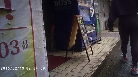 みんな大好きギャルのヨガパンツで歩く姿