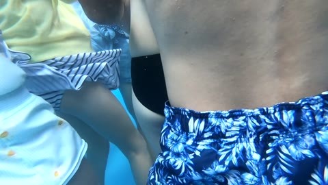 プールで最高の美形JKのケツ＆JKカップル