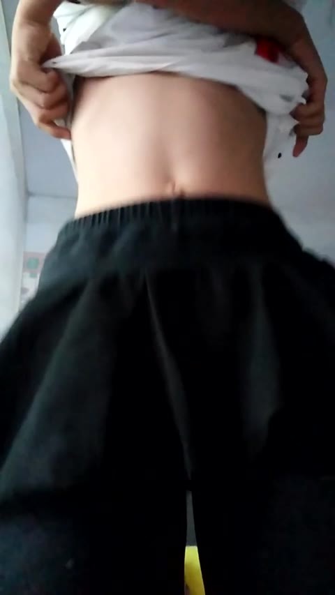 【高画質】バックでお尻を自撮りしてる子