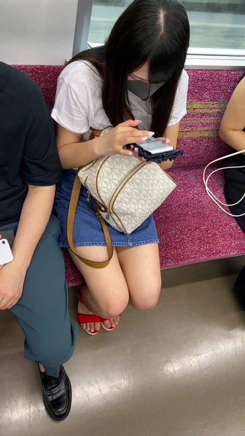 三角パンチラあり S級JK風私服美女の対面エロ過ぎる生足美脚 後編