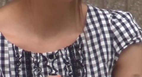 街で発見!!ノーパン女達 3