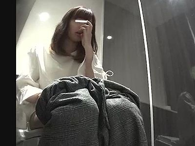 おしゃれな洋式9 カメラガン見で鼻くそ！大股開き中腰拭きからお着換えまで長時間大作